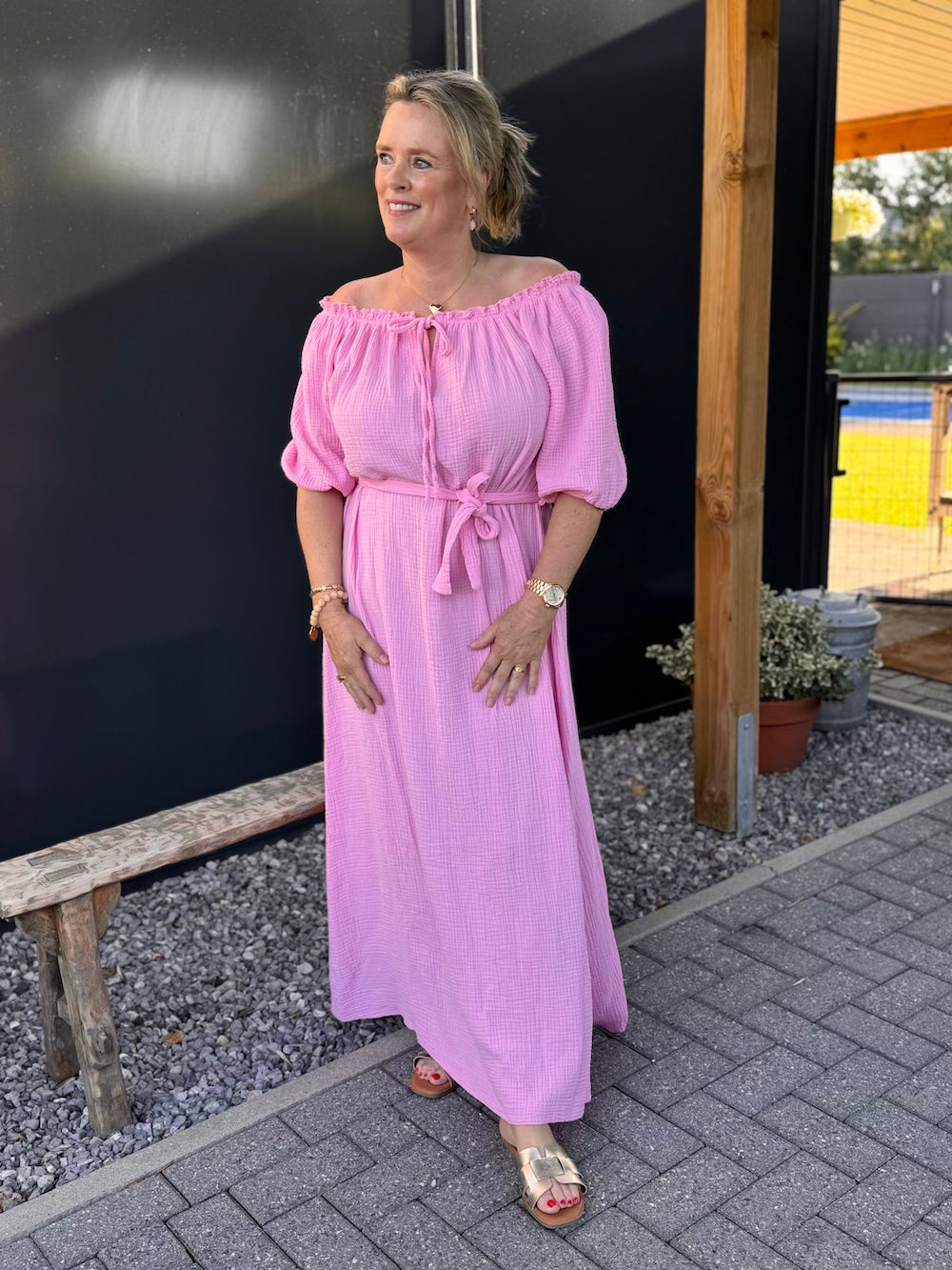 Jurk roze wafelkatoen offshoulder